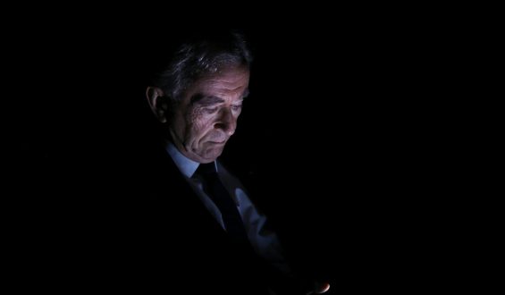 Die Einsamkeit des Multimilliardärs: Bernard Arnaults Familienthronfolge