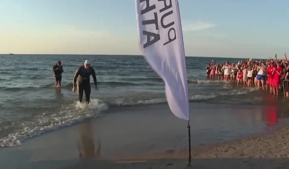 Extremsportler schwimmt 160 Kilometer für den guten Zweck