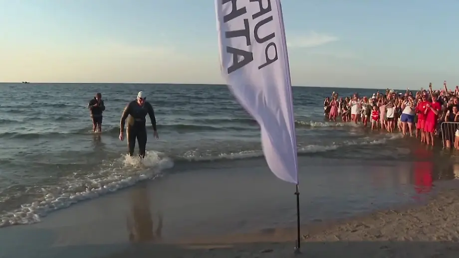 Extremsportler schwimmt 160 Kilometer für den guten Zweck