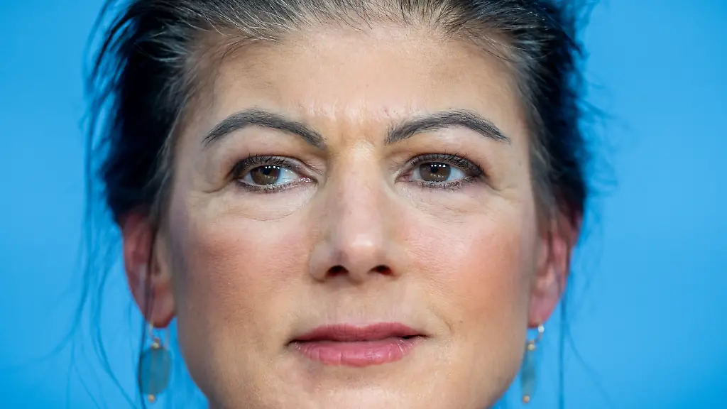 Wagenknecht fordert Höcke zu offenem Dialog heraus