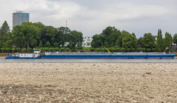 Trockenheit beeinflusst Transport auf dem Rhein und erhöht Spritpreise
