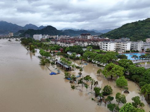 Taifun »Dolphin« trifft auf Land – Massive Auswirkungen in China