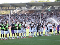 Uwe Hünemeier und der SC Paderborn: Ein Wiedersehen im Goldenen Buch