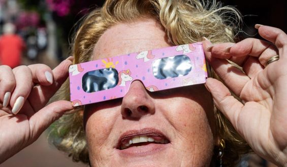 Himmelsereignisse: Sonnenfinsternis und Perseiden