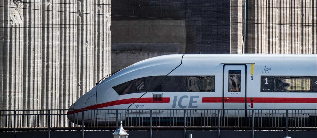 Verkehrsminister fordert strengere Bonusregelungen für die Bahn