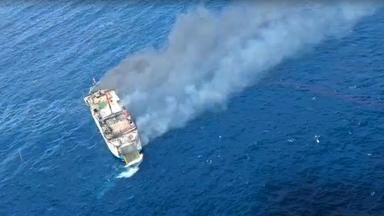 Rettungsaktion nach Brand auf indonesischer Fähre