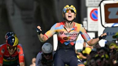 Auftakt der Tour de France der Frauen: Lorena Wiebes triumphiert