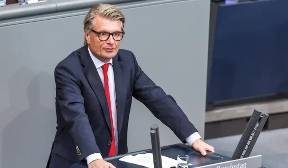 Ermittlungen nach Verkehrsunfall: Polizei zieht Führerschein von CDU-Politiker Bareiß ein