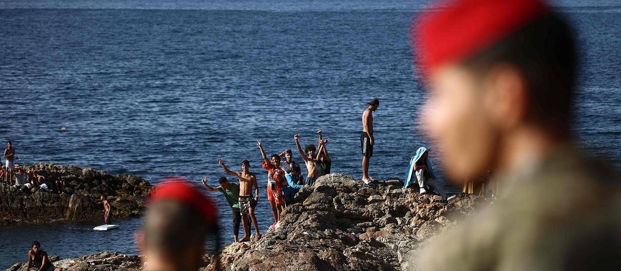 Massenandrang auf die spanische Exklave Ceuta: Marokko kritisiert soziale Medien