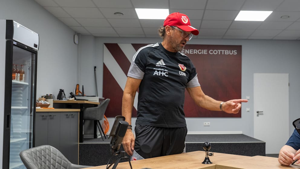 Cottbus-Trainer Wollitz spricht über Verhör bei der Staatsanwaltschaft
