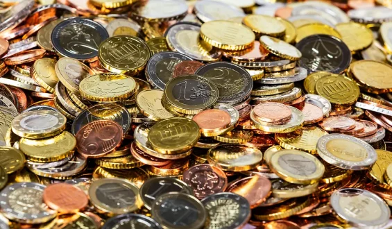 Vergleich der Tagesgeldangebote: ING und Bank of Scotland im Fokus