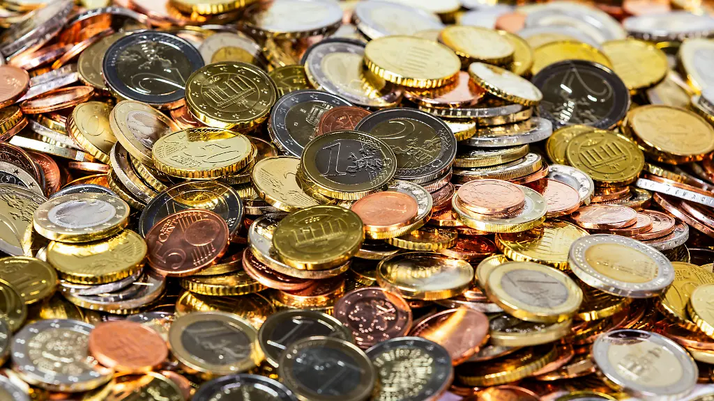 Vergleich der Tagesgeldangebote: ING und Bank of Scotland im Fokus