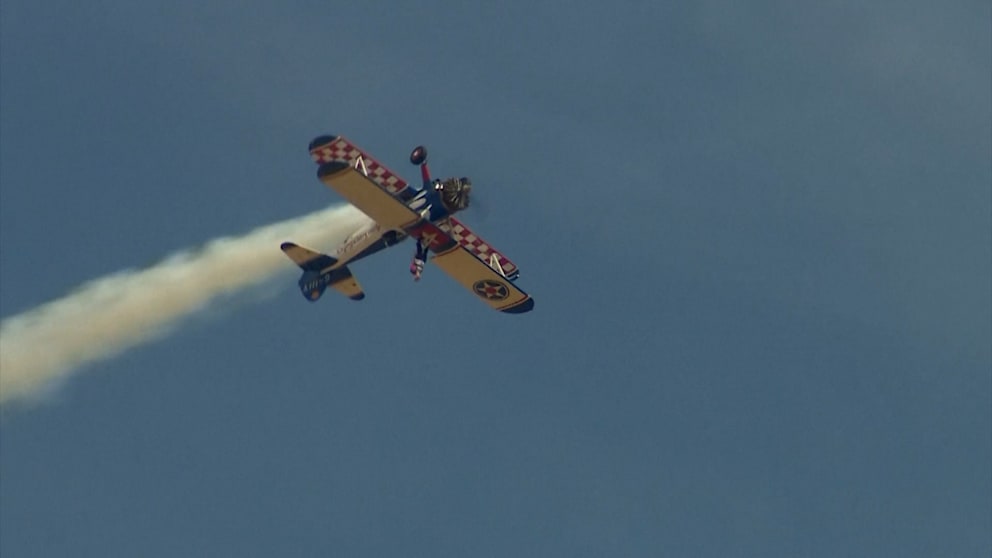 Adrenalinkick mit 97: Britin bricht ihren eigenen Wingwalking-Rekord