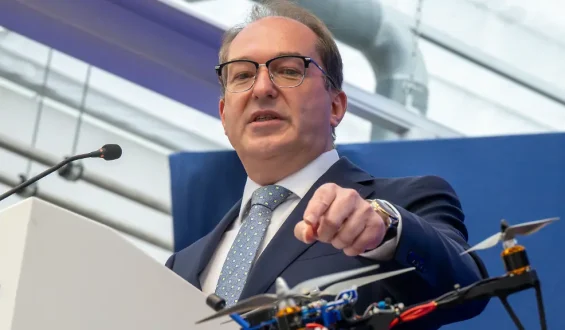 Dobrindt verstärkt Anti-Drohnen-Maßnahmen der Bundespolizei