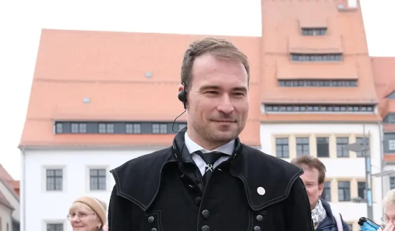 Randale in Leipziger Hotel: Freibergs Oberbürgermeister vorerst suspendiert