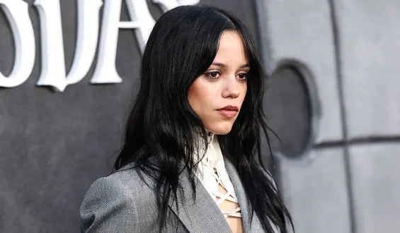 Jenna Ortega reflektiert über ihre Zeit als Kinderstar