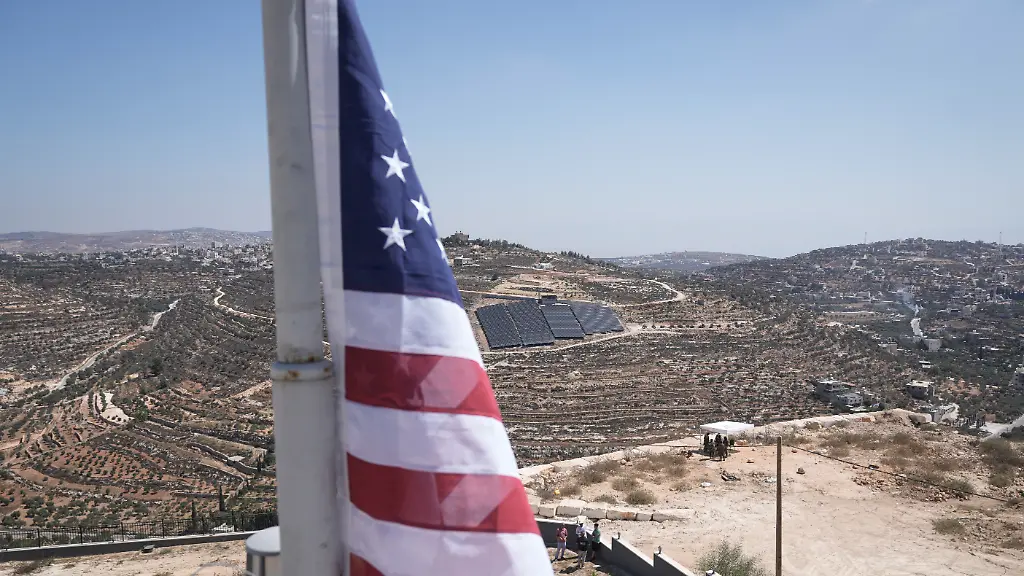 US-Bürger hisst Flagge als Schutz gegen Siedlergewalt