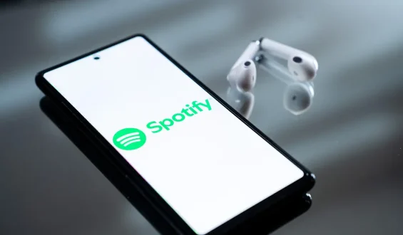 Spotify gegen KI-Musik: Neue Maßnahmen im Einsatz