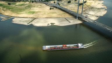 Niedrigwasser im Rhein beeinflusst Verkehr und Industrie