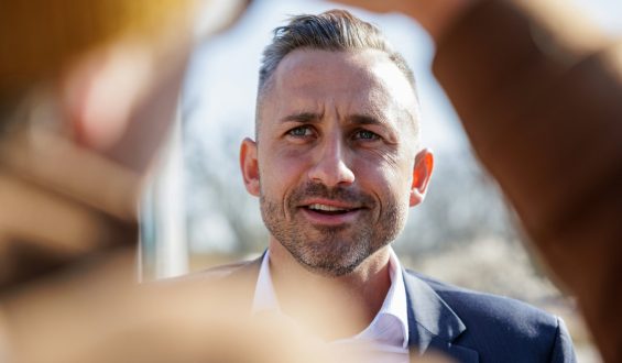 Popstar-ähnlicher Wahlkampf: Ulrich Siegmund begeistert in Magdeburg