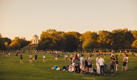 Jugendliche im Englischen Garten: Gedanken und Gefühle