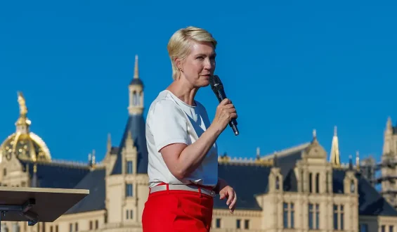 Manuela Schwesig bleibt in Schwerin