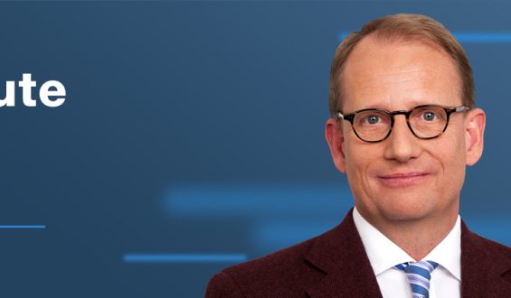 Angespannte Sommerpause in Berlin und politische Machtkämpfe auf internationaler Bühne