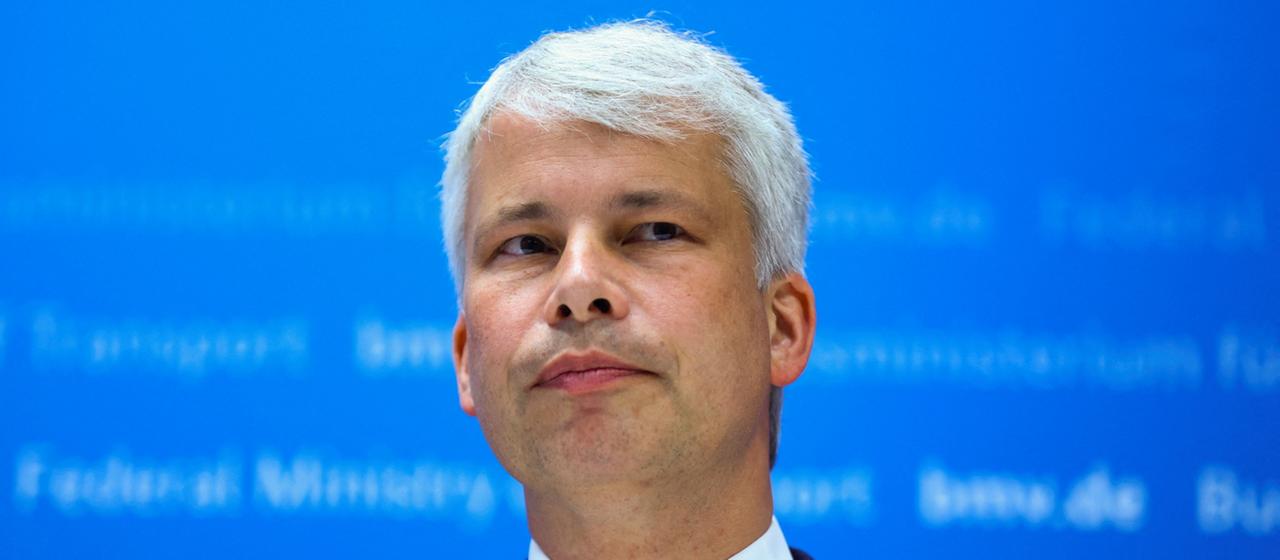 Verkehrsminister Bilger setzt Bahnspitze unter Druck