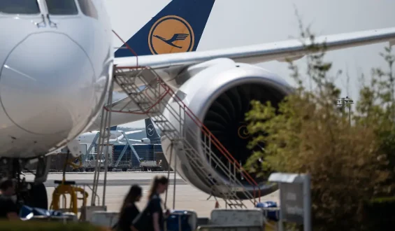 Lufthansa kämpft mit Gewinneinbruch