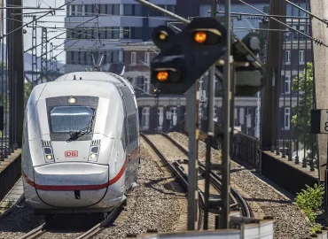 Fernzüge der Deutschen Bahn: Fast jeder Zweite unpünktlich im vergangenen Monat