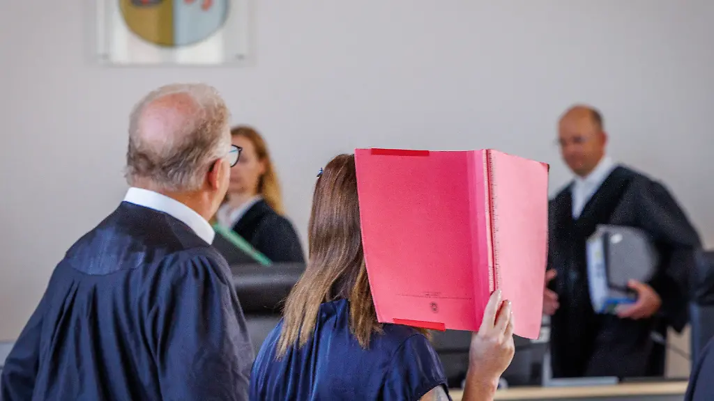 Mordprozess um Fabian: Spannungen und Analyse belasten Gina H.