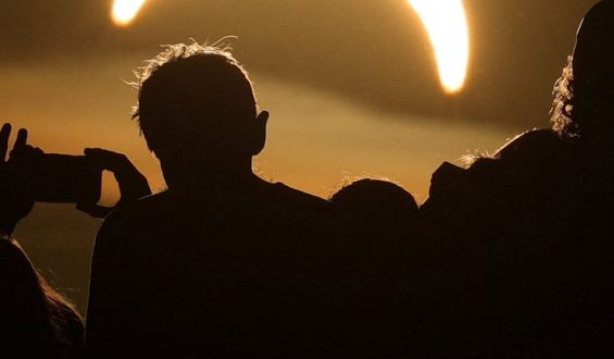 Totale Sonnenfinsternis: Ein Himmelsereignis von Sibirien bis Spanien