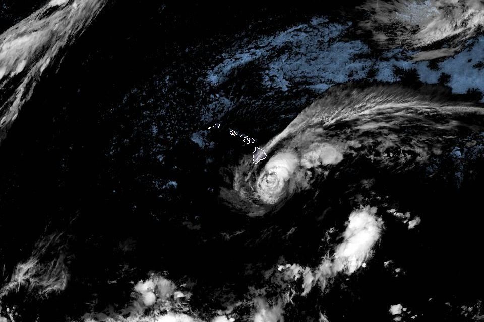 Tropensturm „Lala“ trifft Hawaii mit voller Wucht