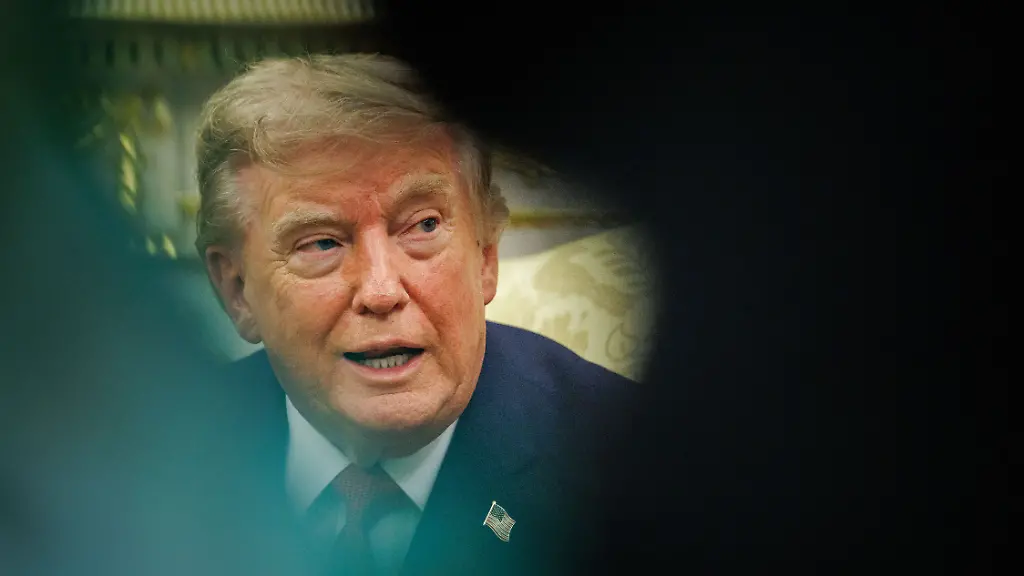 Supreme Court billigt vorerst Briefwahl-Einschränkungen durch Trump