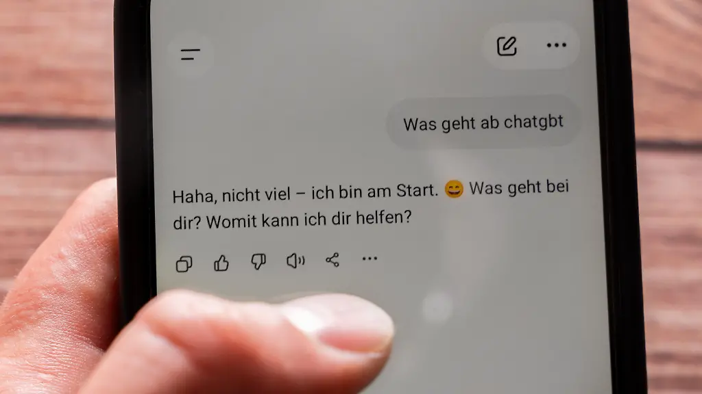 Fähigkeiten von KI in der Literatur: Kurzgeschichten von ChatGPT überzeugen