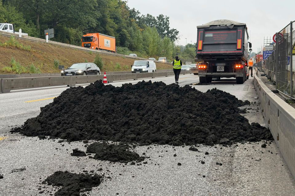 Klärschlamm-Unfall auf der A7 in Hamburg