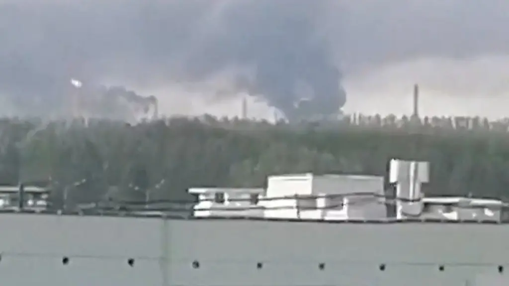 Ukraine greift russische Ölraffinerie an: Tote und Verletzte
