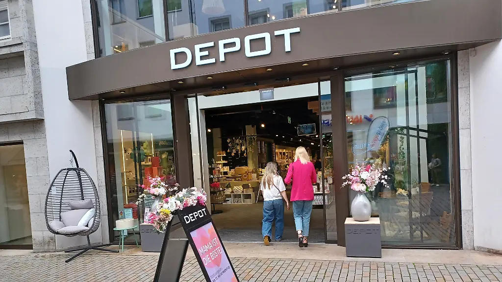 Depot kündigt Verträge nach Insolvenz