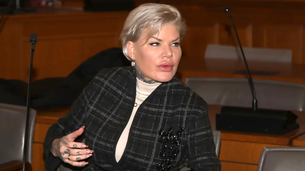 Melanie Müller sagt Prozess krankheitsbedingt ab