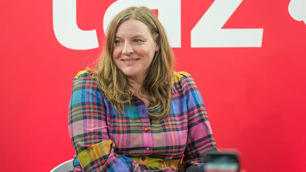 Judith Holofernes überwältigt von Revival eines Songs