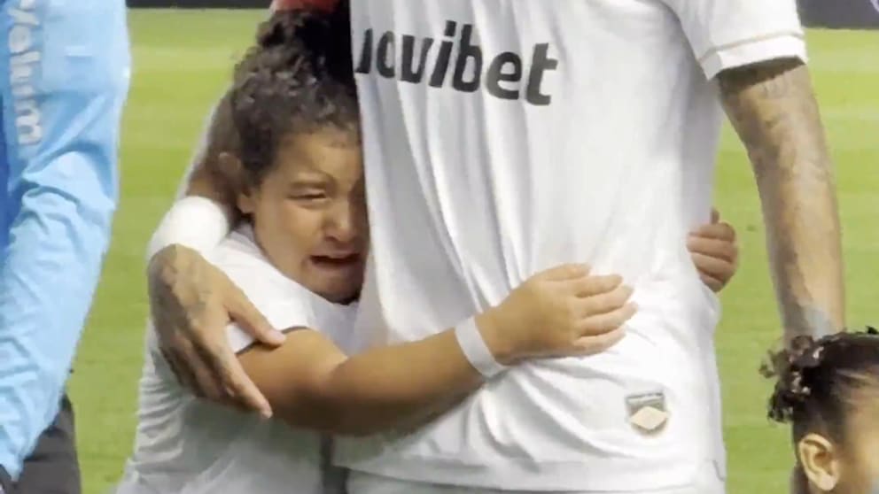 Kind trifft Idol: Neymar begeistert junge Fans in Brasilien