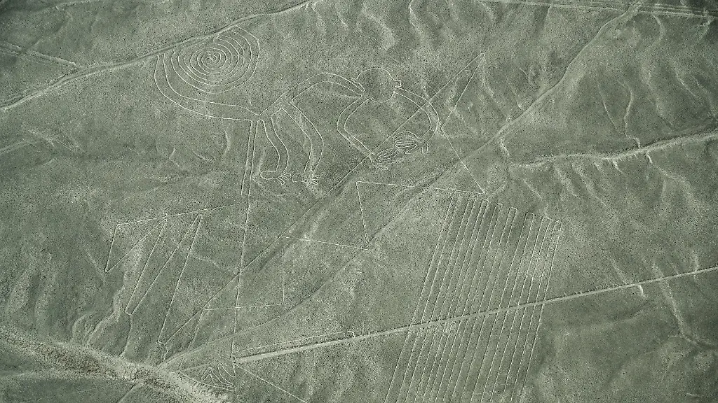 Touristen sterben bei Absturz über Nazca-Linien
