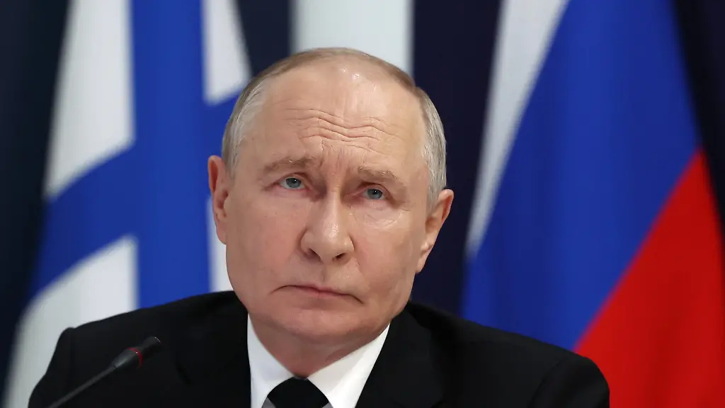 Putin restrukturiert Militär für Angriff in der Ukraine