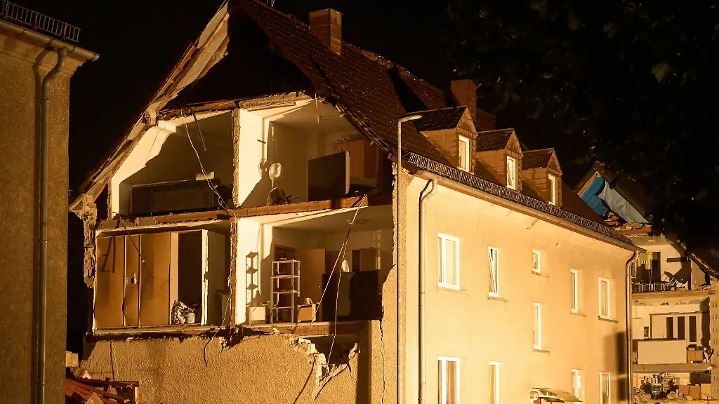Unwetter in Rheinland-Pfalz: Frau von Baum erschlagen