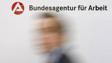 Junge Erwachsene in Deutschland: Herausforderungen im Arbeits- und Bildungsmarkt