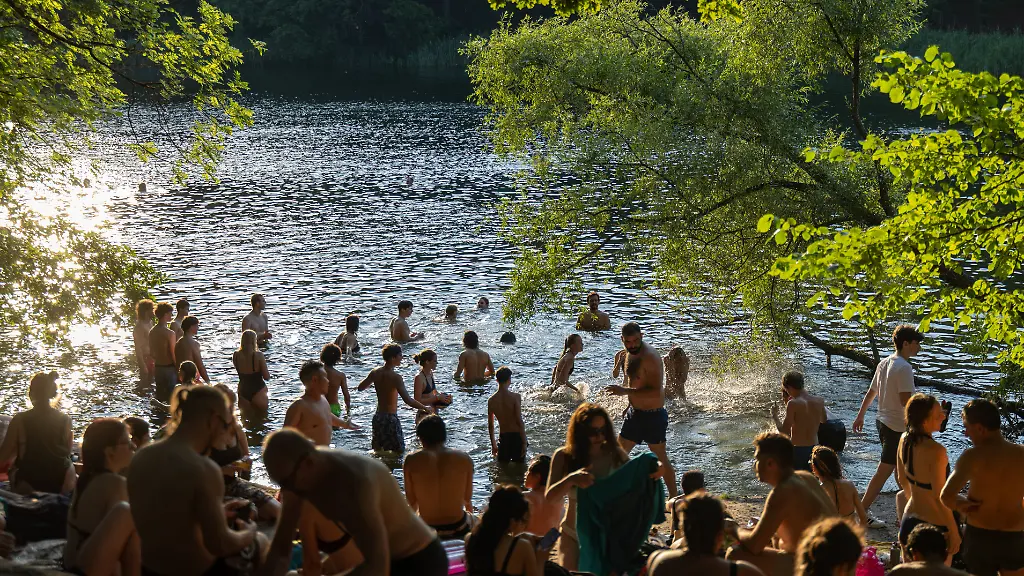 Schwimmen im Badesee: Gesundheitsrisiken durch Darmprobleme und Ausschlag