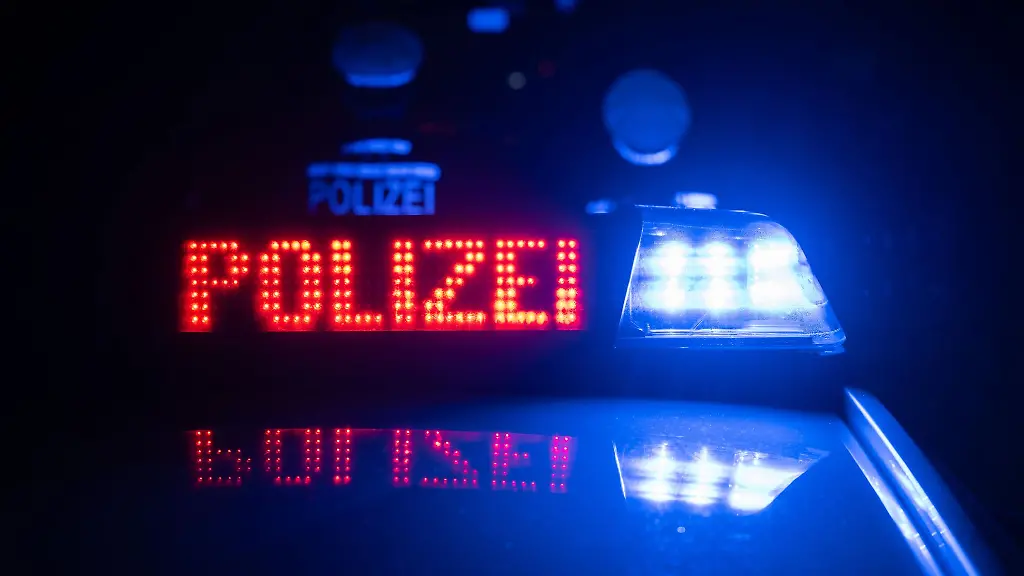 Jugendlicher stirbt bei Verkehrsunfall auf A5 in Baden-Württemberg