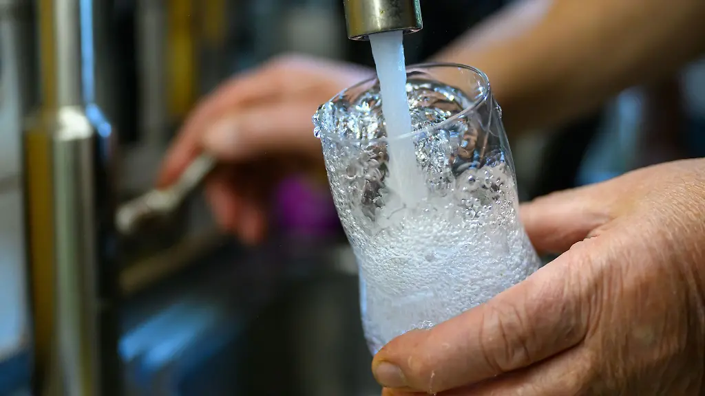 Wasser aus dem Hahn: Wann es frisch ist und wann nicht