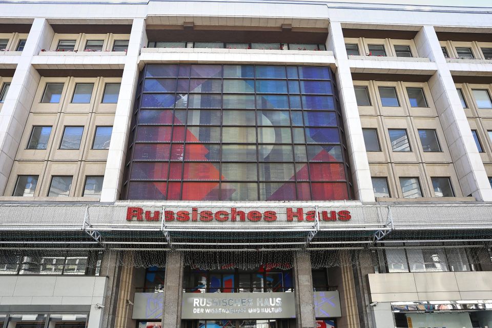 Politische Debatte über das Russische Haus in Berlin