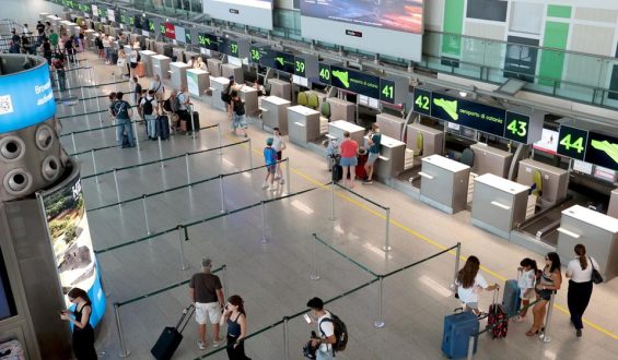 Ätna-Ausbruch verursacht weiterhin Flugchaos auf Sizilien